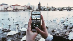 Čeští meteorologové vyvinuli aplikaci, která předpoví počasí minutu po minutě. Jak ji zdarma stáhnouti na iPhone a Android?