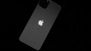 Unikly zprávy, jak bude vypadat iPhone 20. Design bude pecka jak ze sci-fi. Podobný mobil zatím neexistuje