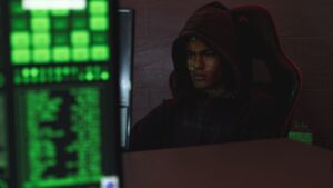 Aplikace Komerční banky napadli hackeři. Účty tisíců klientů jsou v ohrožení