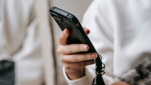 Češi berou Kaufland útokem. Prodává vychytávku za 395 Kč, která se hodí ke každému mobilu
