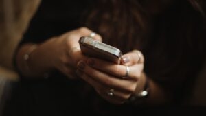 Jak laik pozná dobrý telefon: Je to snadné, stačí se zaměřit na jediný údaj