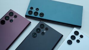 Na těchto typech telefonů Samsung, Xaomi a Redmi do konce roku 2026 přestane fungovat internetové bankovnictví. Už jimi ani nezaplatíte