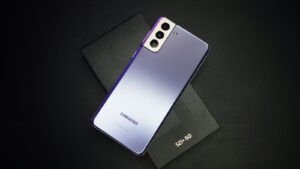 Telefony Samsung dostanou funkci, která si sama opraví poškrábaný display