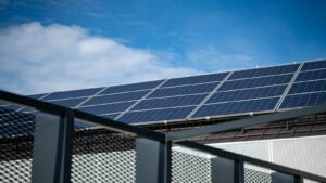 Pravda o fotovoltaice v roce 2026: Solární panely vás mohou zruinovat. Tohle vám neřekli