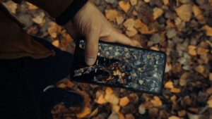 Tohle jste neviděli. Nový hit mezi mobilními telefony má v sobě zabudovaný zapalovač