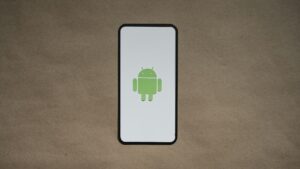 Android dostane velkou bezpečnostní aktualizaci. Telefon nově pozná, zda nás chce někdo okrást
