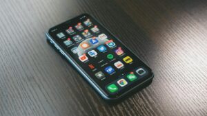 Snadný návod krok za krokem, jak vyprázdnit paměť telefonu a zrychlit ho na maximum. Zvládne to i dítě