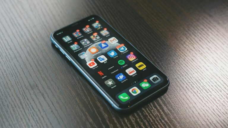 space gray iPhone 6