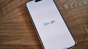 Aplikace v mobilu vám nečekaně padají? Google nasadil přísný limit na paměť