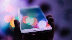 Toto je bezkonkurenčně nejlepší AI asistent pro používání na mobilu. Češi na něj hromadně přecházejí