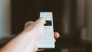 Co se stane, když zmáčknete tlačítko „0“ na dálkovém ovladači od televize? Tuto skvělou funkci 90 % Čechů nezná