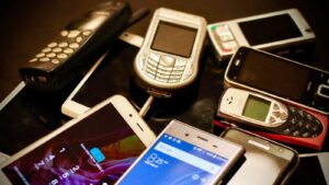 Jak a kdy prodat starý telefon? Správné načasování zvedne cenu až o 30 %