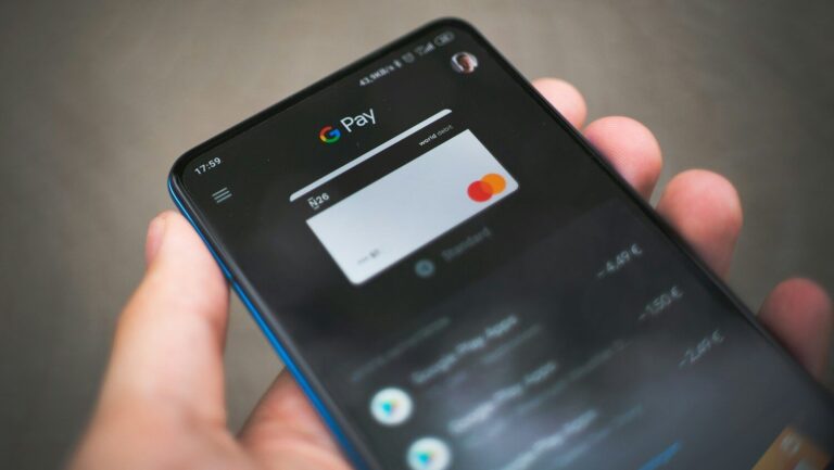 black samsung android smartphone displaying icons