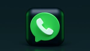 Slibují lepší WhatsApp, ale vybílí vám účet. Tuto aplikaci za žádnou cenu nestahujte. Naletěly už tisíce Čechů