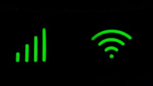 Když se vám na mobilu najednou objeví druhý symbol Wi-Fi, zbystřete. Mohou přijít problémy